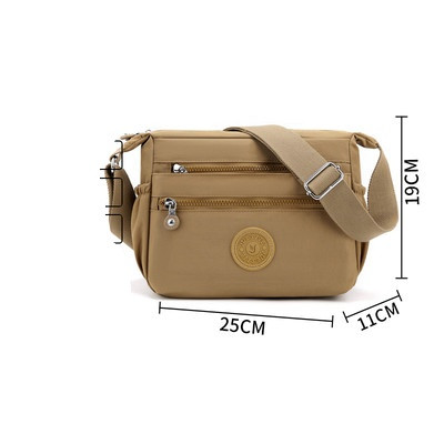 Mūsdienīga sieviešu plecu soma dažādās krāsās