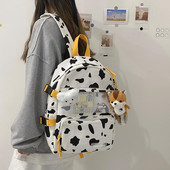 Μοντέρνο γυναικείο σακίδιο σε λευκό με μπροστινή τσέπη