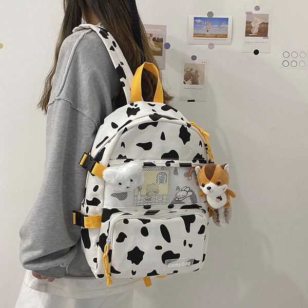 Μοντέρνο γυναικείο σακίδιο σε λευκό με μπροστινή τσέπη