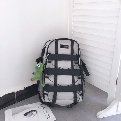 Jauna modeļa mugursoma retro stilā ar aksesuāru