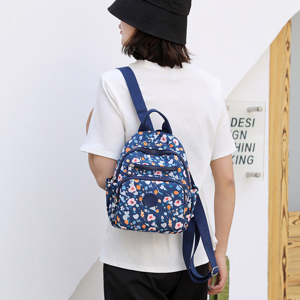 Stilīga sieviešu mugursoma dažādās krāsās