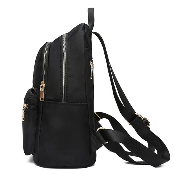 Sieviešu tekstila mugursoma ar priekšējo kabatu melnā krāsā