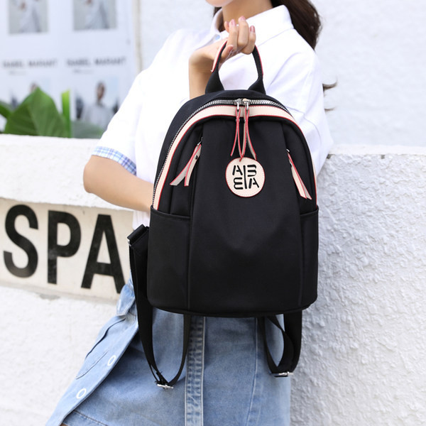 Sieviešu mugursomas vienkāršs modelis ar uzrakstu