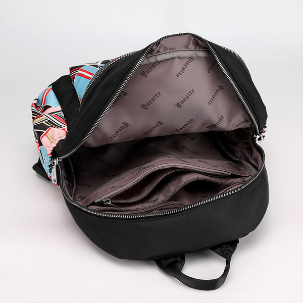 Rucsac de dama model nou cu emblema si manere pe umeri