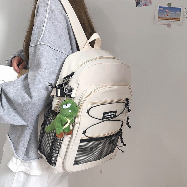 Sieviešu mugursoma ar aksesuāru un saitēm