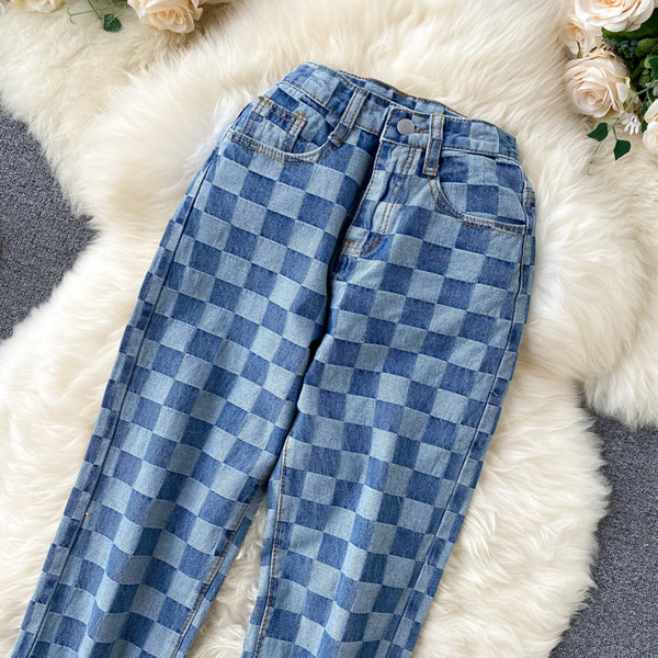 Ženske traper hlače s visokim strukom i džepovima