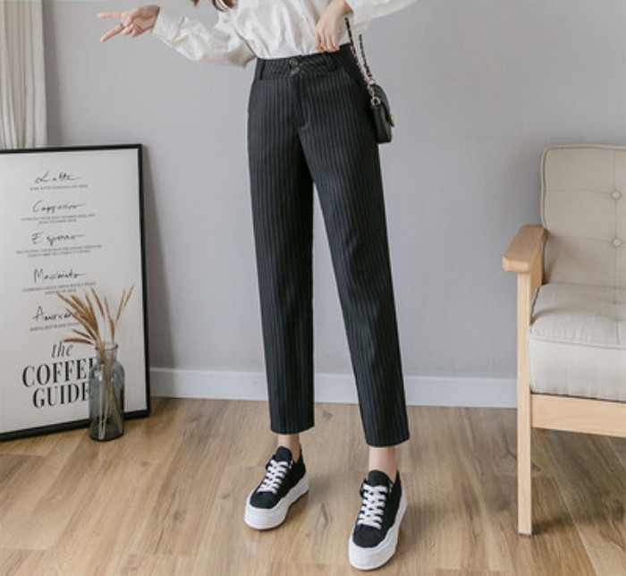 Pantaloni dama in dungi cu talie inalta model drept