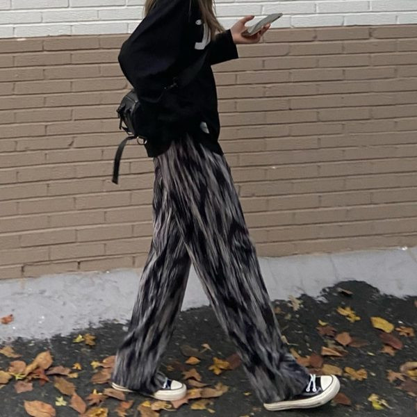 Pantaloni casual dama model lat