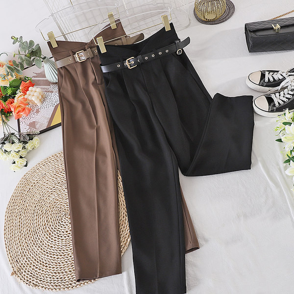 Ženske duge hlače s remenom i visokim strukom