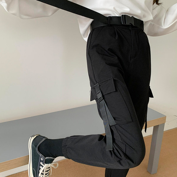 Дамски панталон прав модел със странични джобове