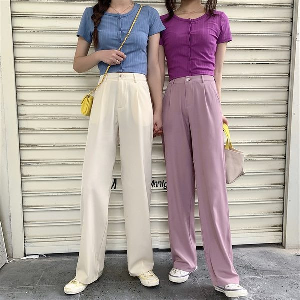 Σύγχρονα γυναικεία ίσια παντελόνια με κουμπί