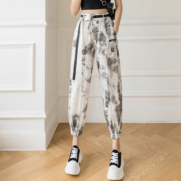 Sieviešu platas bikses ar jostu un kabatām