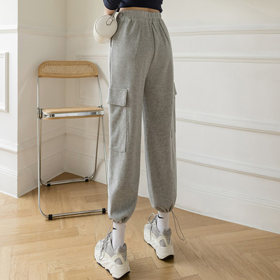 Sieviešu bikses ar sānu kabatām un augstu vidukli