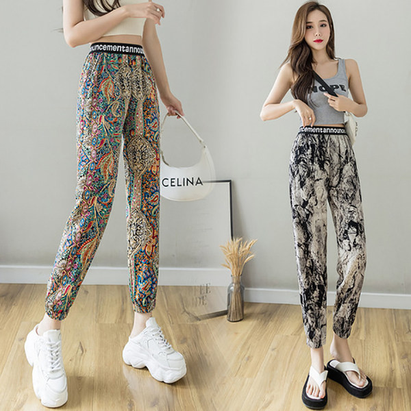Moteriškos spalvingos vasarinės kelnės su užrašais ir aukštu juosmeniu