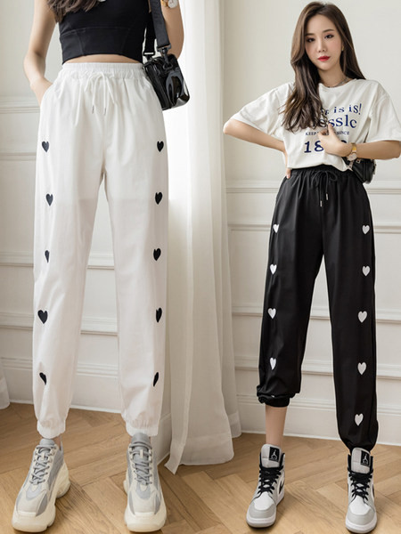 Ikdienas sieviešu sporta bikses ar izšūtām sirsniņām