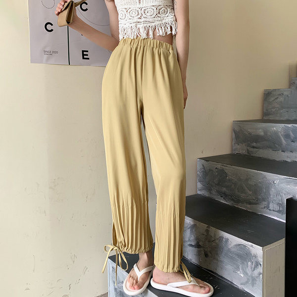 Mūsdienīgas sieviešu bikses ar elastīgu jostasvietu un mežģīnēm