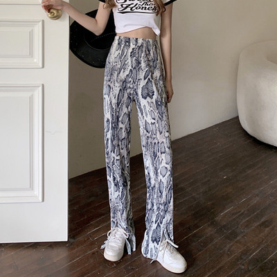 Модерен дамски панталон прав модел с цепка и животинска принт
