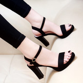 Modernas sieviešu sandales ar lencēm un 10 cm papēdi