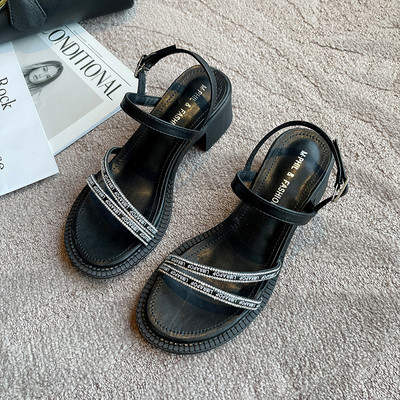 Γυναικεία σανδάλια με διακοσμητικές πέτρες σε μαύρο και άσπρο χρώμα