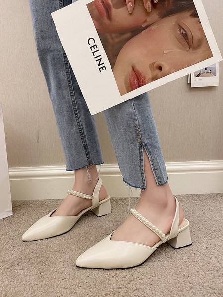 Moderns sieviešu sandaļu smails modelis ar dekoratīvām pērlēm