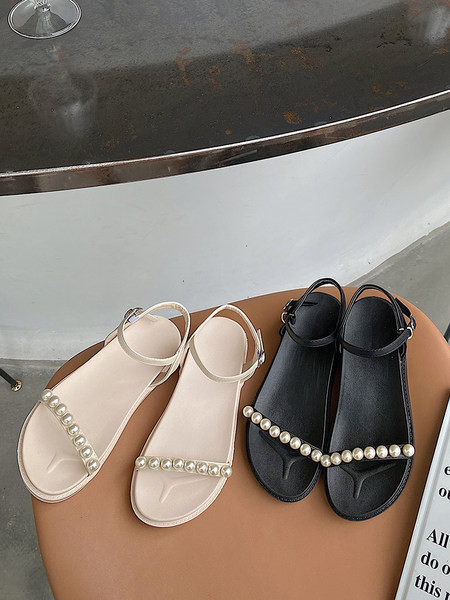 Sieviešu ikdienas sandales ar plakanām zolēm un dekoratīvām pērlēm