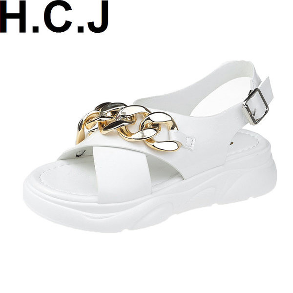 Sieviešu ikdienas sandales ar metāla apdari trīs krāsās