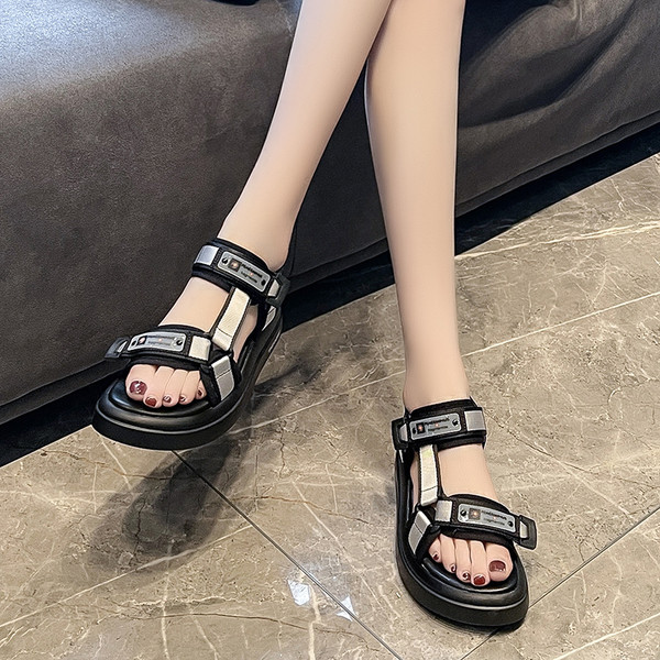 Sandale de dama cu talpa plate si petice