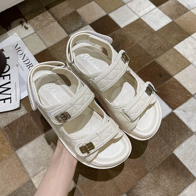 Sieviešu mākslīgās ādas sandales ar uzlīmēm trīs krāsās