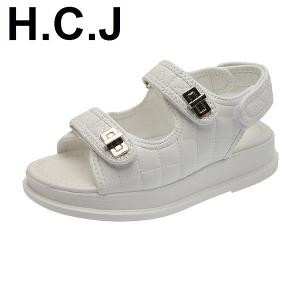 Sieviešu mākslīgās ādas sandales ar uzlīmēm trīs krāsās