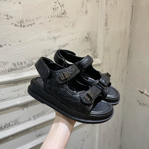 Sieviešu mākslīgās ādas sandales ar uzlīmēm trīs krāsās