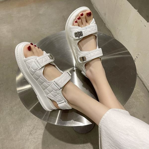 Sieviešu mākslīgās ādas sandales ar uzlīmēm trīs krāsās