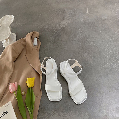 Sieviešu modernas platformas sandales no eko ādas