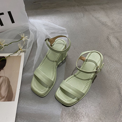 Sieviešu modernas platformas sandales no eko ādas