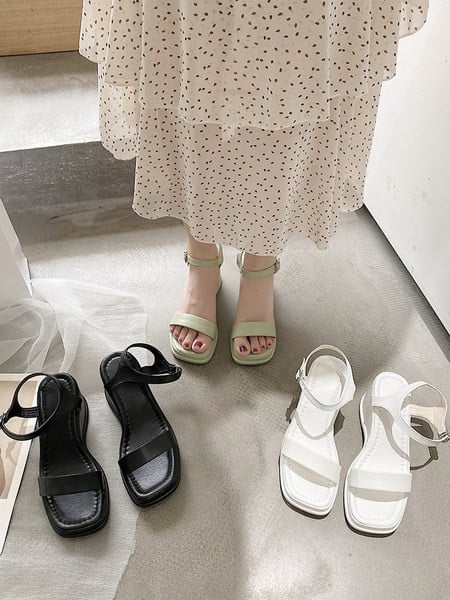 Sieviešu modernas platformas sandales no eko ādas