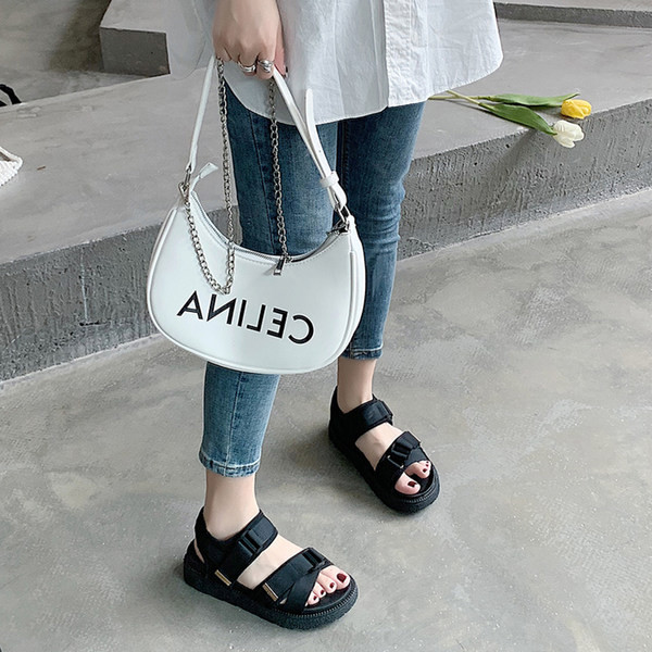 Ikdienas sieviešu sandales ar plakanu zoli un sprādzi