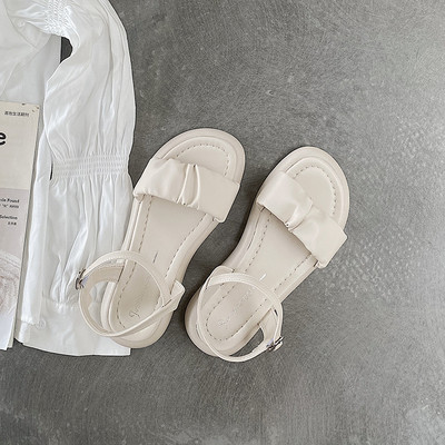 Sieviešu sandales ar plakanu zoli, vienkāršs modelis