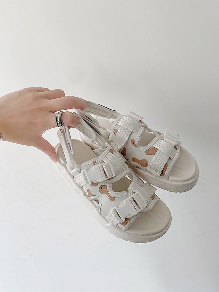 Sandale de dama cu talpa plata si catarama