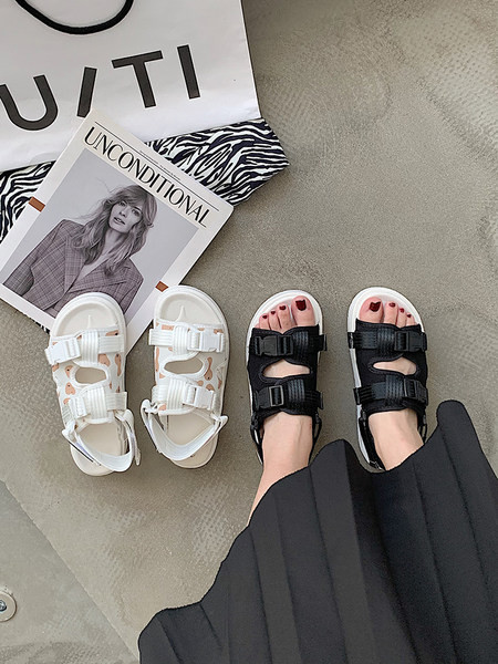 Sandale de dama cu talpa plata si catarama