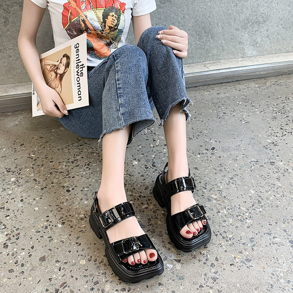 Sandale moderne de damă din piele artificială în alb și negru