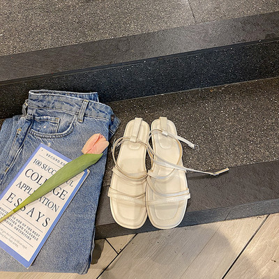 Κομψά γυναικεία σανδάλια από οικολογικό δέρμα με επίπεδη σόλα