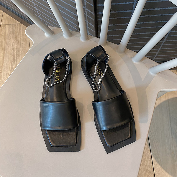 Stilīgas sieviešu sandales no eko ādas ar metāla elementu