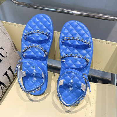 Sieviešu mākslīgās ādas sandales ar metāla apdari