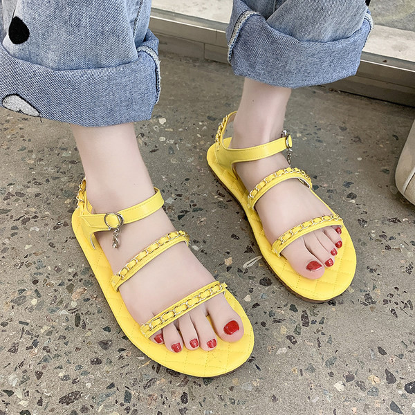 Sieviešu mākslīgās ādas sandales ar metāla apdari