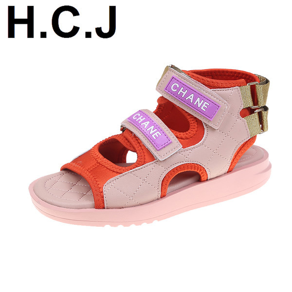 Sandale de damă moderne cu inscripții și talpă plată