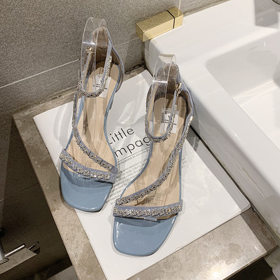 Stilīgas sieviešu augstpapēžu sandales ar dekoratīviem akmeņiem