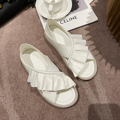 Vienkārša modeļa sieviešu sandales no eko ādas