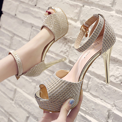 Νέο μοντέλο κομψά σανδάλια με αγκράφα και τακούνι ύψους 11 εκατοστών