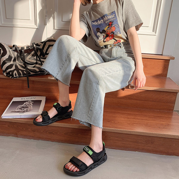 Sandale de damă cu petice și talpă plată - trei culori