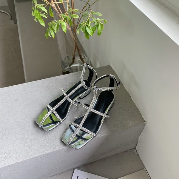 Model nou de sandale dama in doua culori cu perle