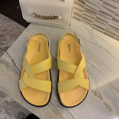 Γυναικεία σανδάλια με επίπεδη σόλα από faux δέρμα